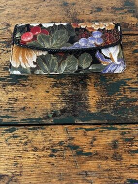 Floral Pattern Foldover Clutch Wallet - Black Multi